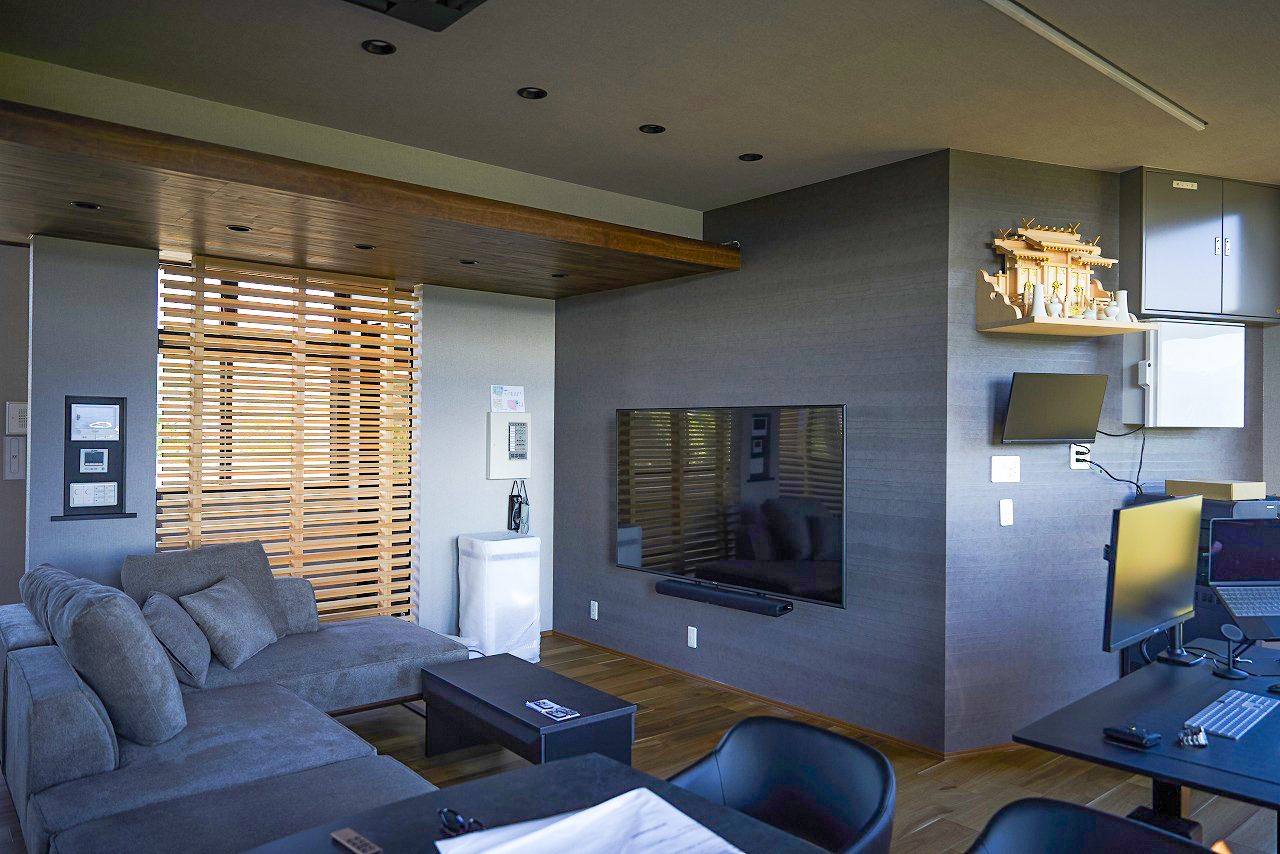 インナーガレージ付きオフィスビルリノベ