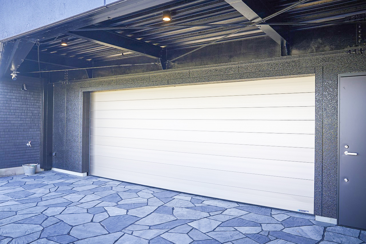 インナーガレージ付きオフィスビルリノベ