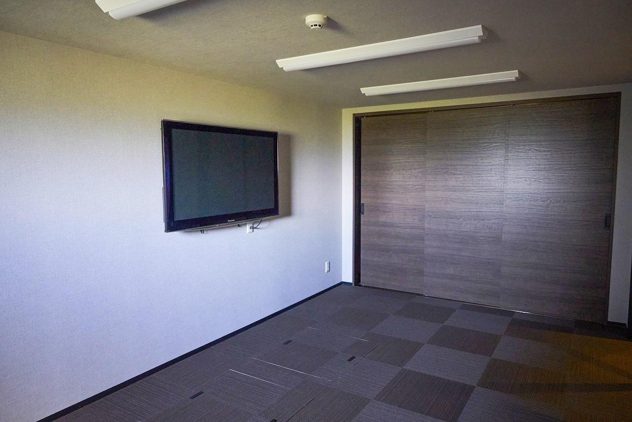 インナーガレージ付きオフィスビルリノベ